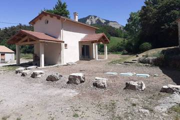 Gîte pour 2 personnes, avec jacuzzi à Boulc