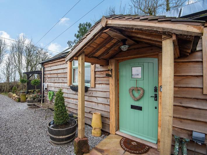 Log cabin for 2 people, with garden in Staffordshire Moorlands