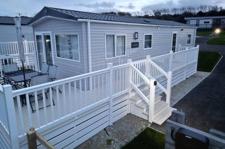 Chalet for 8 people, with pool in Newquay