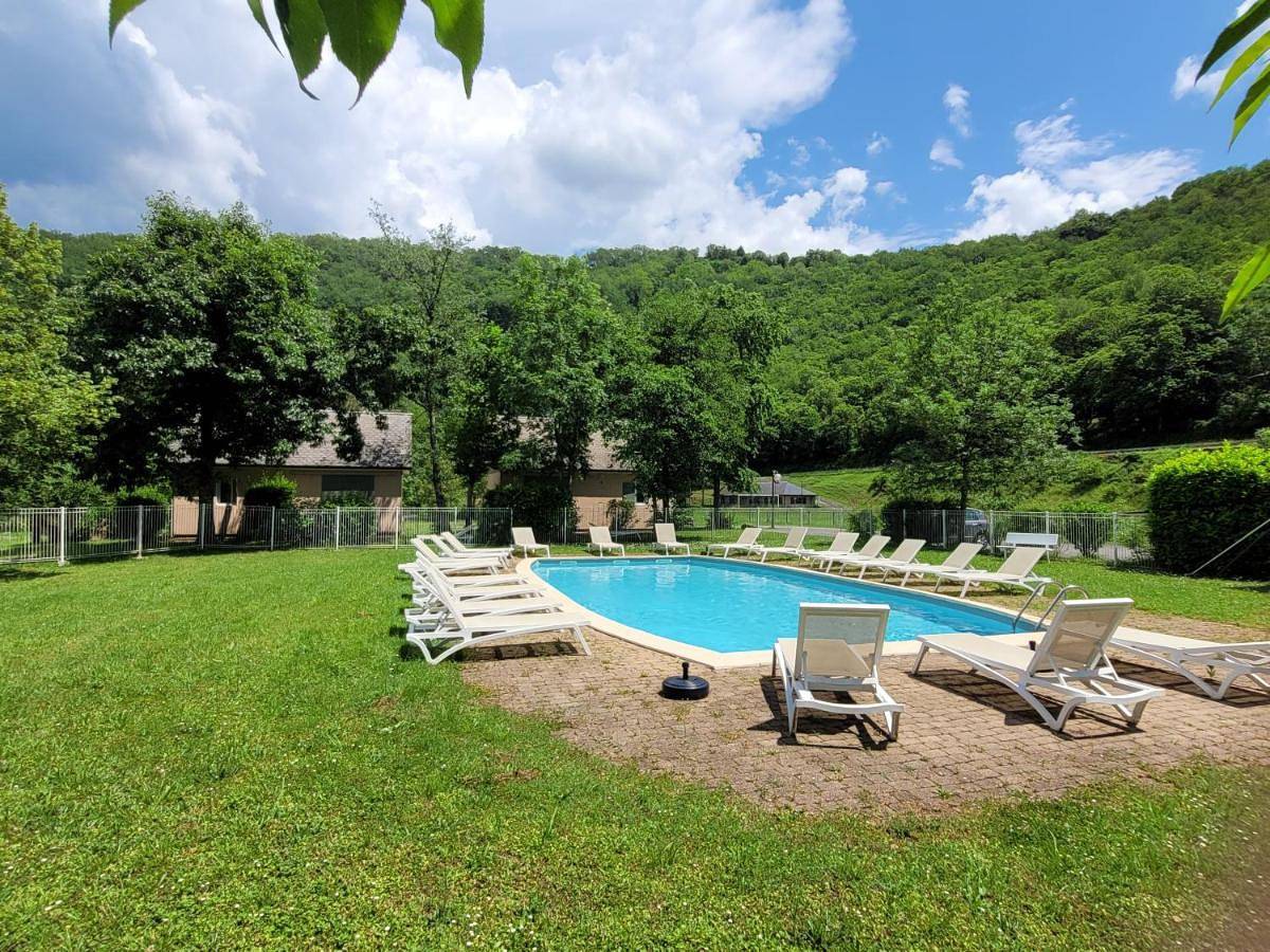 17 Gites famille,Ou 2 Gites avec Spa, Piscine, Restaurant, 4Km de Conques,Navette sur Demande in Conques-en-Rouergue, Aveyron