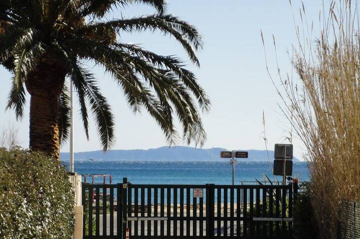 Gîte pour 2 personnes, avec jardin et balcon dans Plage Saint-Clair
