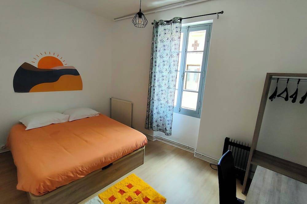 Apartamento entero, Grand Appartement Avec Cour, Idéal Pour les Familles. Animaux Acceptés ! in Moissac, Tarn y Garona
