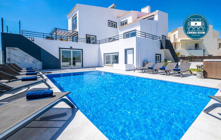 Villa für 22 Personen, mit Balkon und Terrasse sowie Garten in Pêra