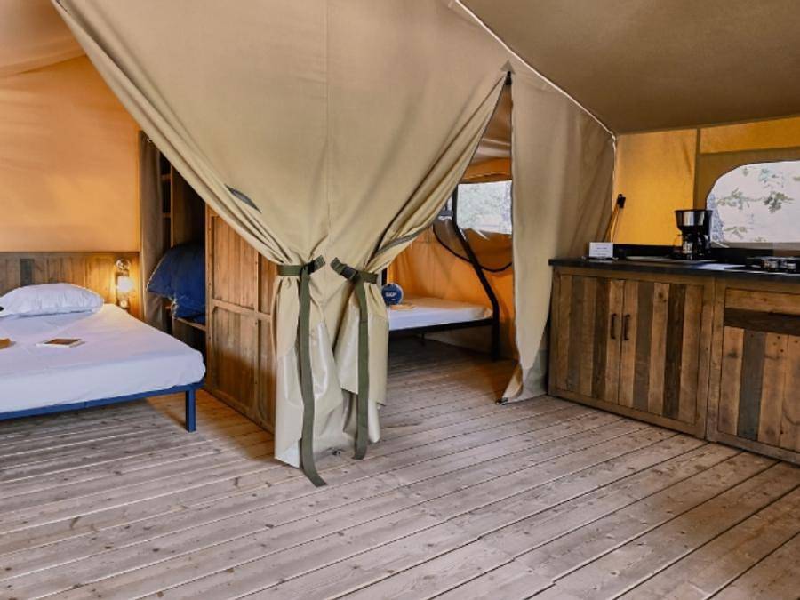Camping Domaine des Chênes Blancs Pausado - Bungalow 5 persons - Cosy Lodge (No Sanitary Facilities) in Saint-Saturnin-lès-Apt, Parc naturel régional du Luberon