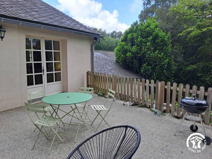 Gîte pour 2 personnes, avec piscine et terrasse