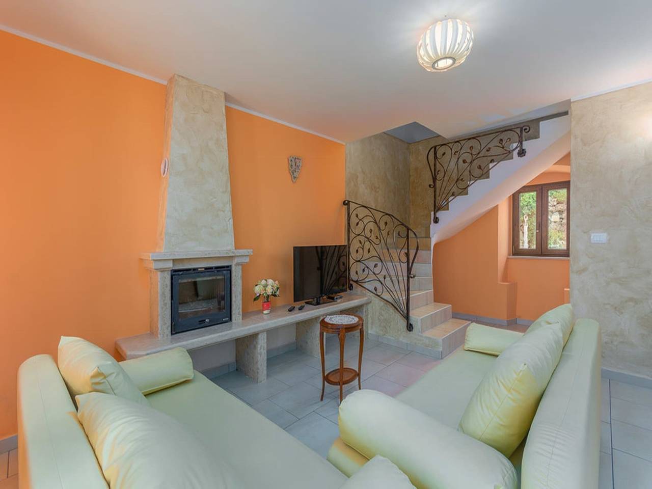 Villa in Skitaca mit Pool und Meerblick in Raša, Ostküste Istrien