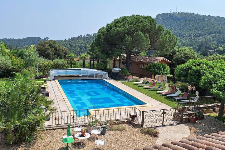 Gîte pour 6 personnes, avec Jacuzzi ainsi que Jardin et Piscine