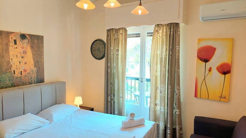 Apartamento entero, Cozy apartment in Acropolis with roof garden in Sección central de Atenas, Atenas