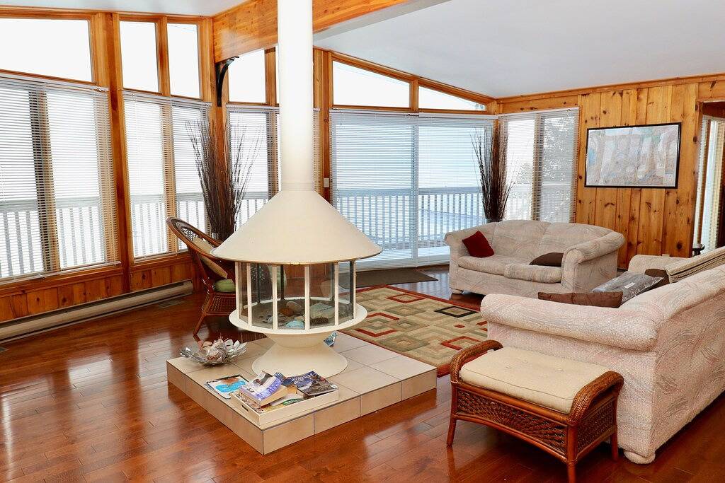 The Cedardale @ #Balsamlake mit Gästehäuschen. in Kawartha Lakes