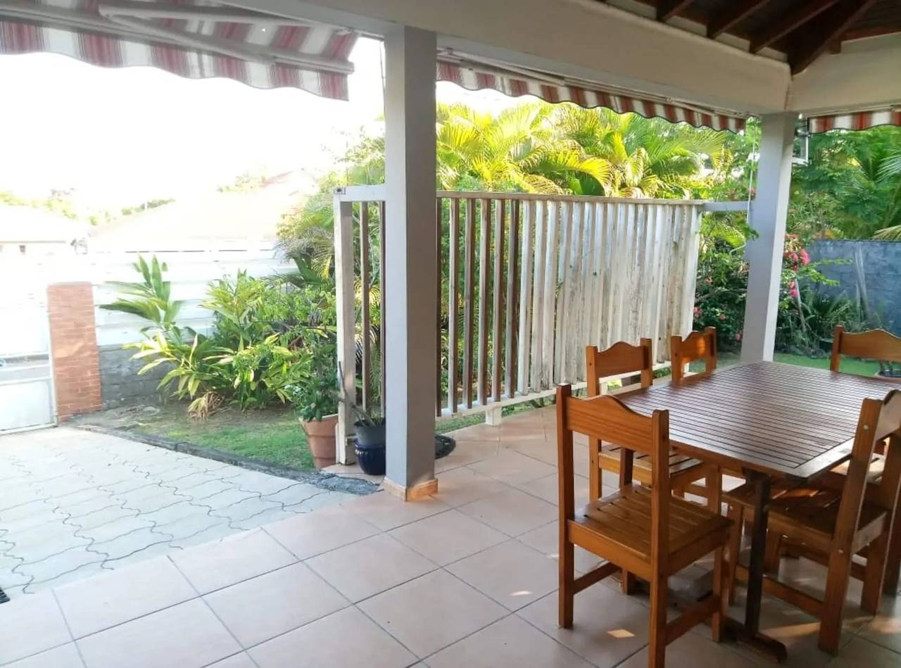 Appartement entier, Appartement lumineux au bord de la mer à Le Diamant in Le Diamant, Martinique