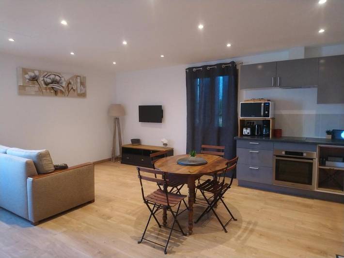 Gîte pour 5 personnes, avec Terrasse et Vue à Morancé