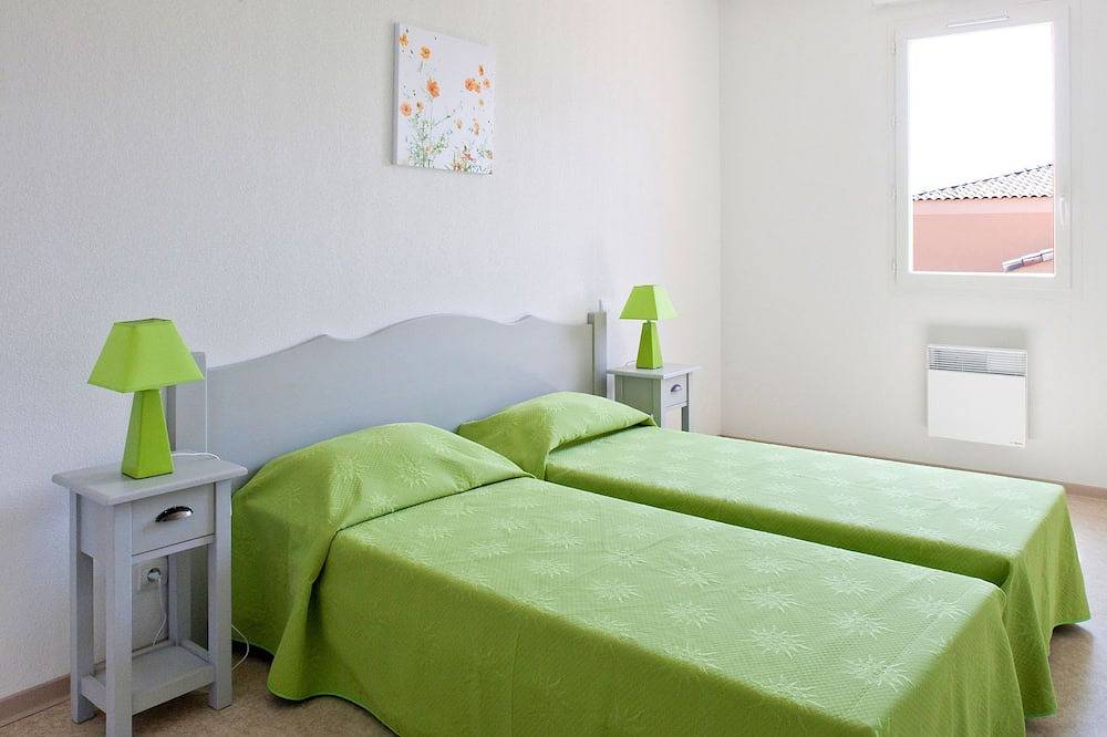 Les Demeures du Ventoux by Interhome in Aubignan, Parque natural regional del Mont Ventoux