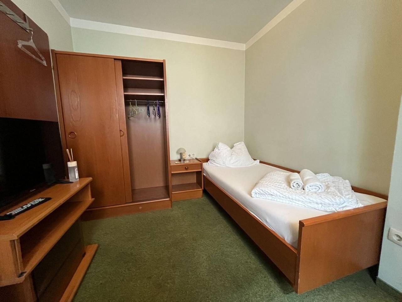 Ganze Ferienwohnung, Mariazellerhof Room 015 in Sankt Pölten, Mostviertel Region