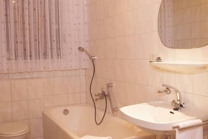 Ferienhaus für 11 Personen, mit Garten in Birresborn - 3