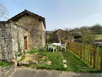 Gîte pour 4 personnes, avec terrasse et jardin, animaux acceptés dans Les Pechs-du-Vers