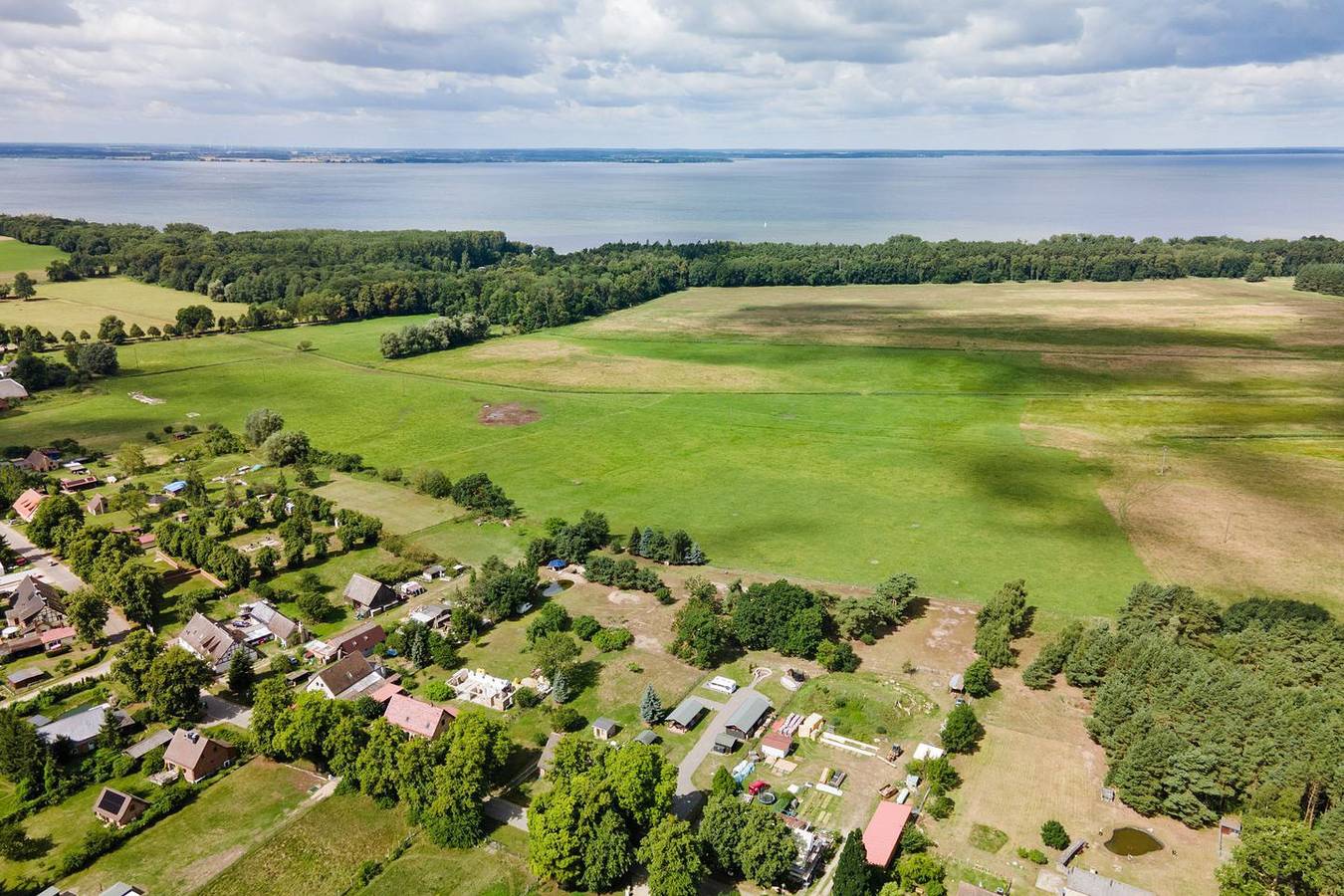 Ganze Wohnung, Neue, moderne Ferienwohnung am Müritz-Nationalpark, gr. Garten und Natur pur in Boek, Rechlin