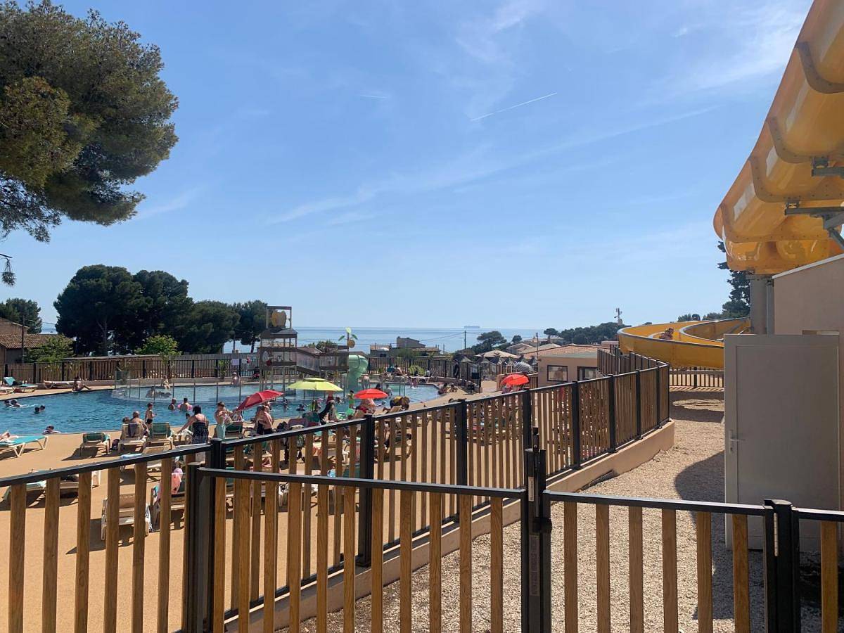 Mobilhome proche de la mer 6pers 3ch in Carry-le-Rouet, Côte méditerranéenne (France)