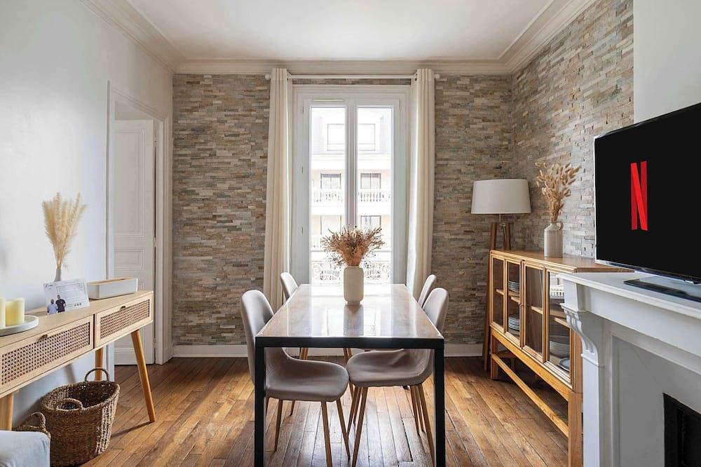 Apartamento entero, Two bedroom at 25 mn from Paris in Le Raincy, Sena-Saint Denis