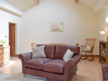 Log Cabin for 4 People in Forest of Bowland, Photo 2