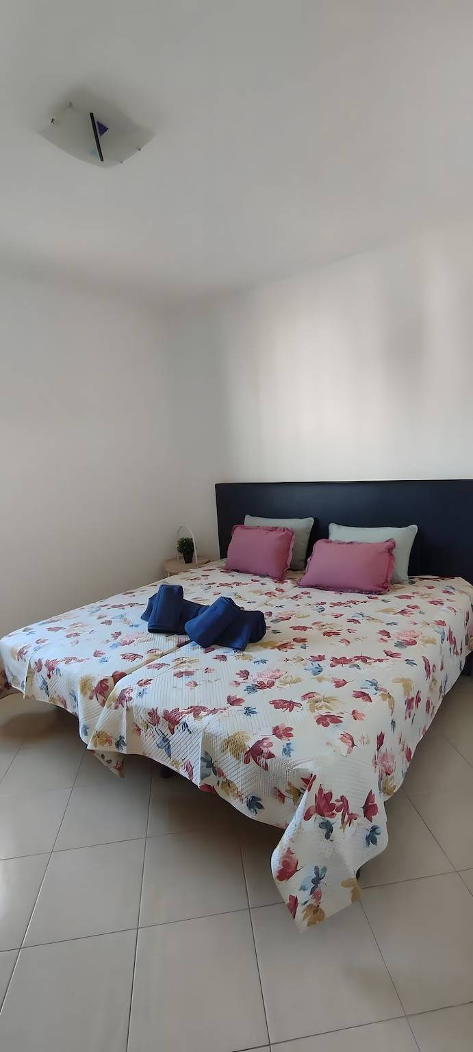 Ganze Wohnung, Ferienwohnung 'T2 Edificio Cruzeiro' mit privatem Pool, Wi-Fi und Klimaanlage in Praia da Rocha, Portimão