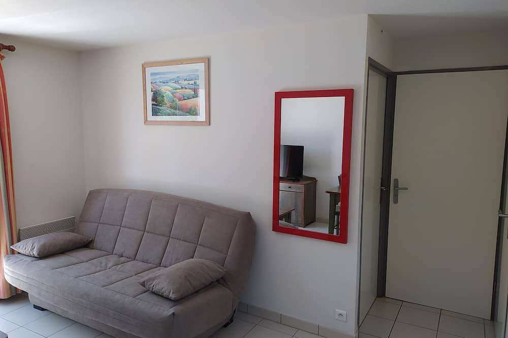 Entire apartment, 2-Room Apartment Balcony Swimming Pool Village Goélia in Saint-Geniez-d'Olt-et-d'Aubrac, Massif Central