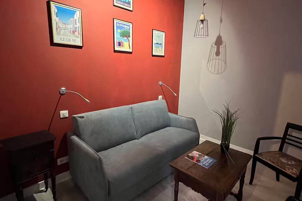 Appartement entier, Petit logement tout équipé in Saintes, Région de Saintes
