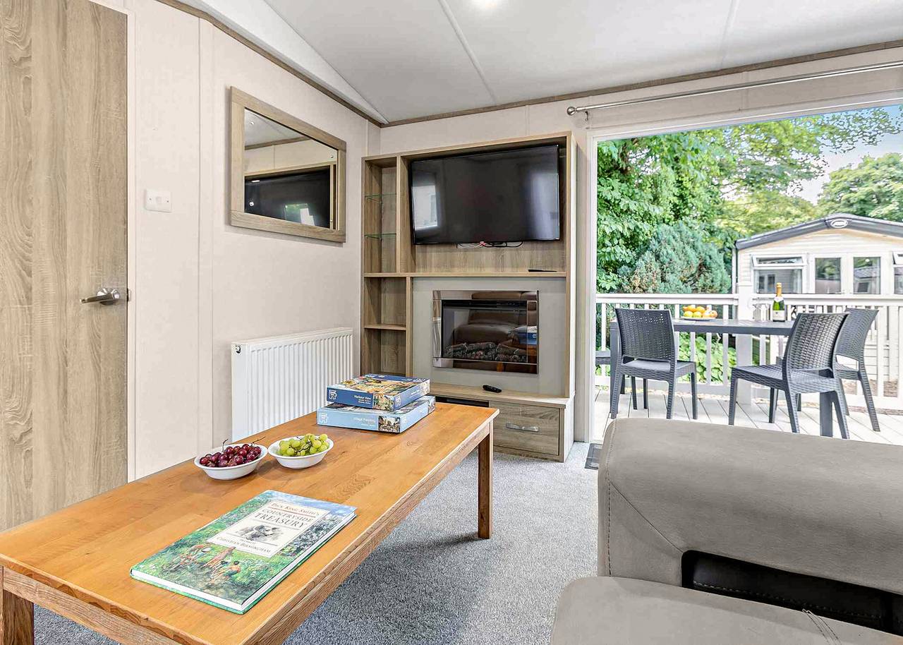 Gold Premium 3  Caravan, slps 8, parking & decking in Bowness-on-Windermere, Lake District
