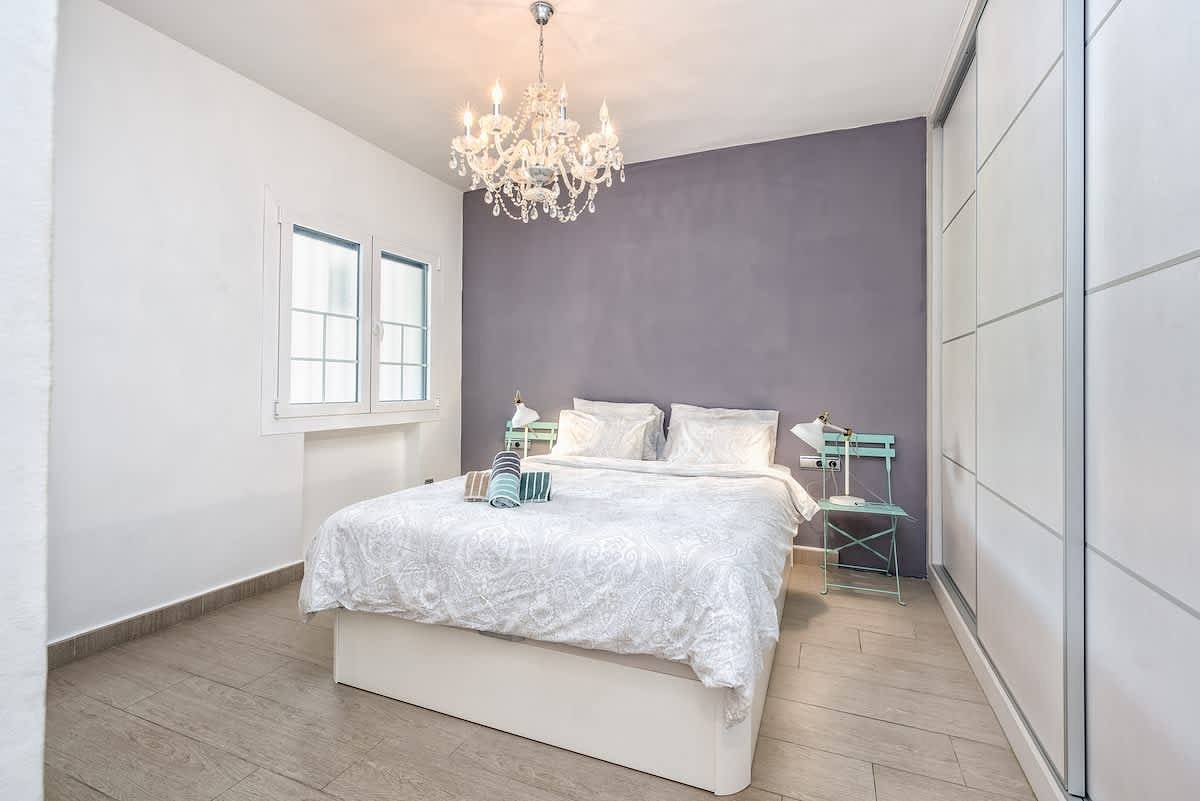 Geheel appartement, Amazing First Line Beach by Costarentals in Playa Cabopino, Marbella