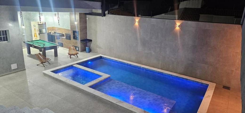 Pousadas para 4 pessoas, com piscina e terraço em Itanhaém