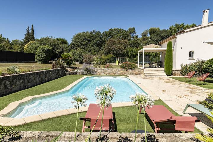 Appartement de vacances pour 12 personnes, avec Jardin et Piscine