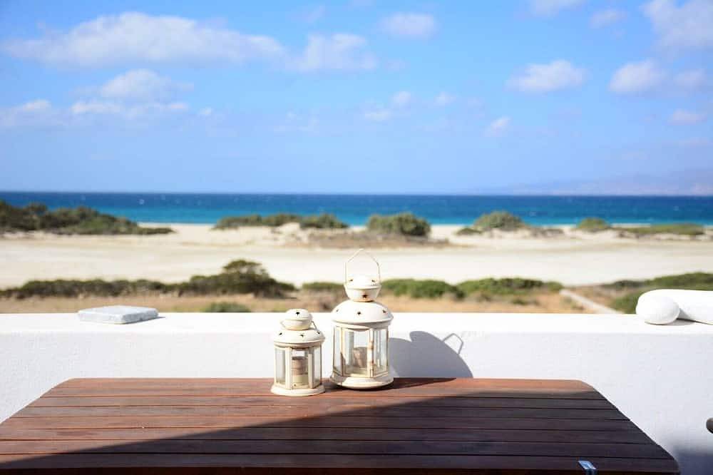 Entire apartment, Cozy apartment, with amazing sea views, privacy, next to beach in Kastraki (Naxos), Naxos