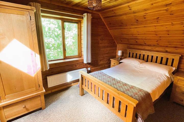 A cosy log cabin  nestled in the woods. next to the river Deveron in Aberdeenshire