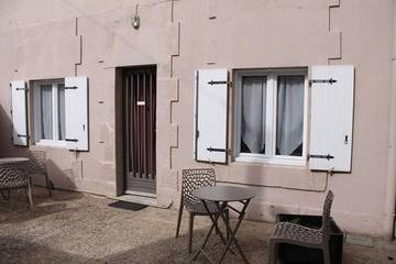 Gîte pour 4 personnes, avec terrasse, animaux acceptés à Rochefort