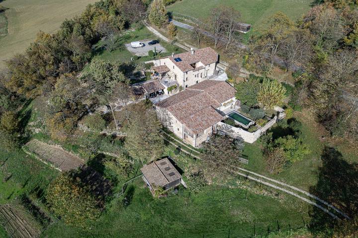 Location de vacances pour 5 personnes, avec jardin dans la Drôme