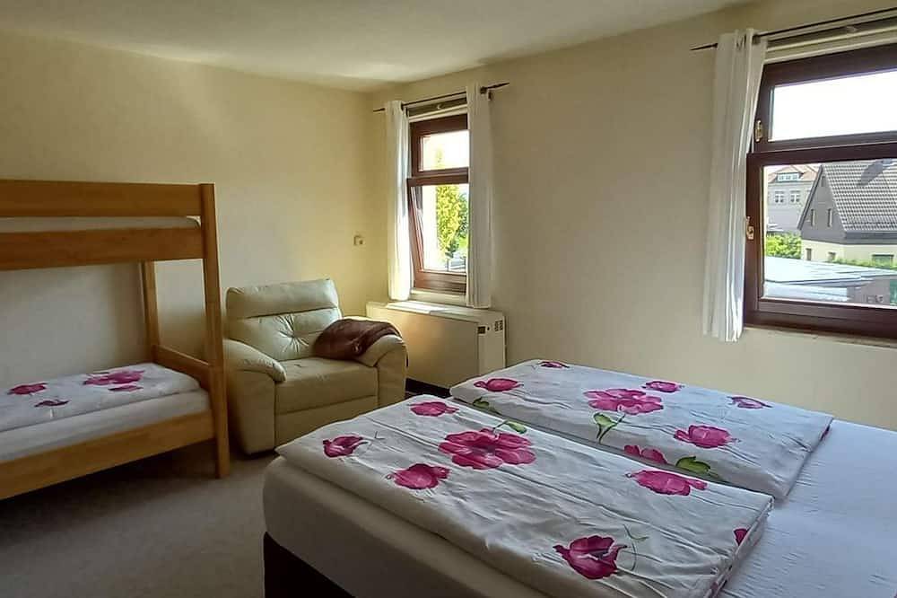 Ganze Wohnung, Ferienhof Höhensonne - Urlaub mit Hund - Ferienwohnung 1, 3 Schlafräume in Rathmannsdorf, Elbsandsteingebirge