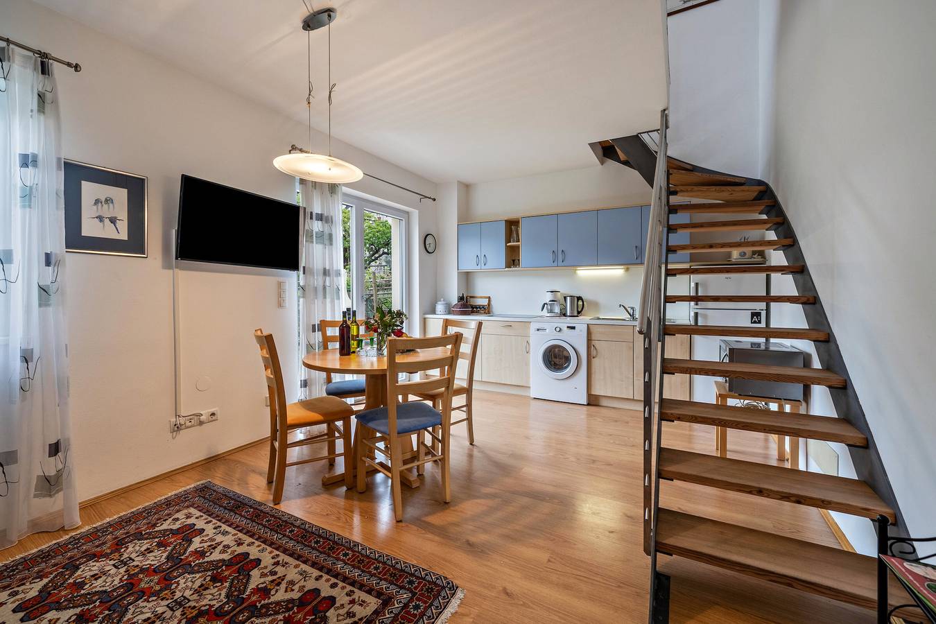 Entire apartment, Apartment 'Das Landhaus Apt Chardonnay' with Mountain View, Private Terrace and Wi-Fi in Terlan, Sarntal Alps