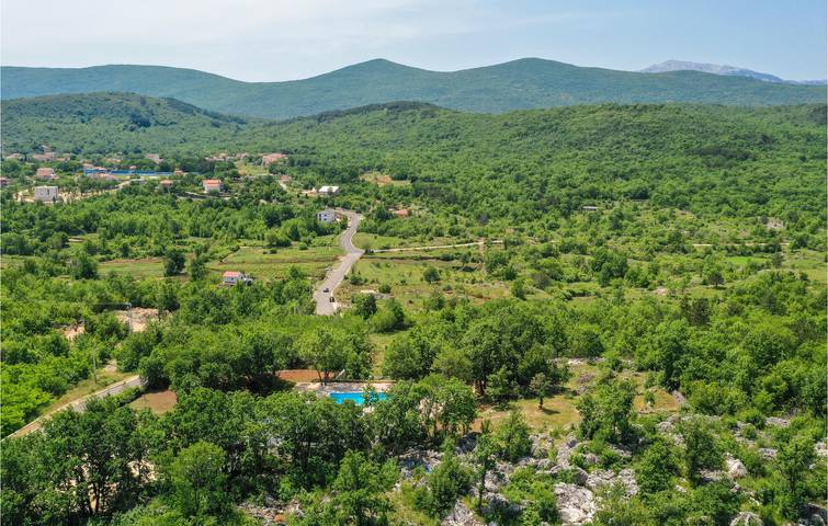Charmante 230 m² große Wohnung mit Pool und Garage, 1,5 km vom Fluss Sija entfernt in Imotski, Makarska Riviera