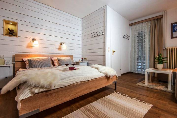 Ferienwohnung für 2 Personen, mit Ausblick und Garten, kinderfreundlich in Bad Gastein