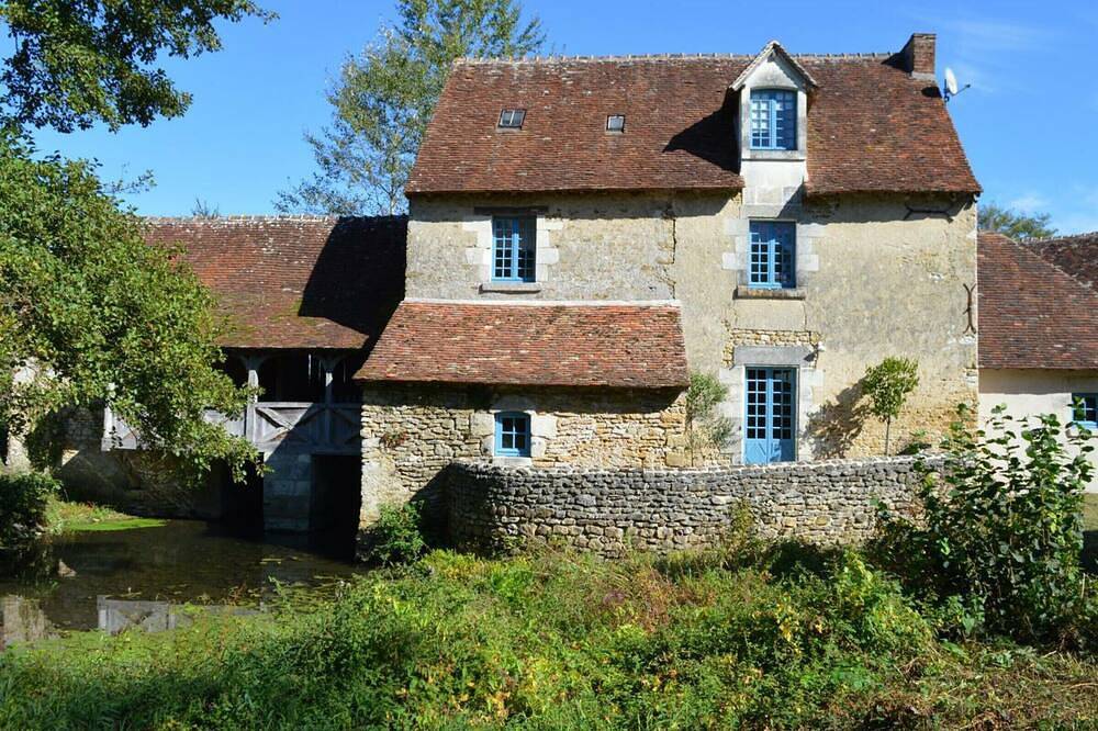 Einzigartige Mühle aus dem 15. Jhd mit geschlossenem Garten in Arpheuilles, Châteauroux und Umgebung