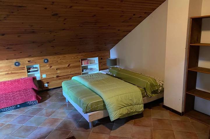 Location de vacances pour 4 personnes, avec terrasse et jardin, animaux acceptés à Prunières - 2