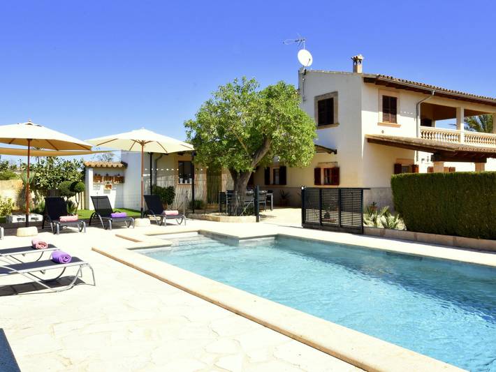 Ferienhaus für 7 Personen, mit Terrasse und Garten sowie Pool und Ausblick in Porreres
