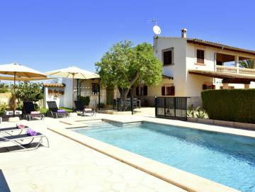 Finca für 7 Personen, mit Terrasse und Garten sowie Pool und Ausblick in Porreres