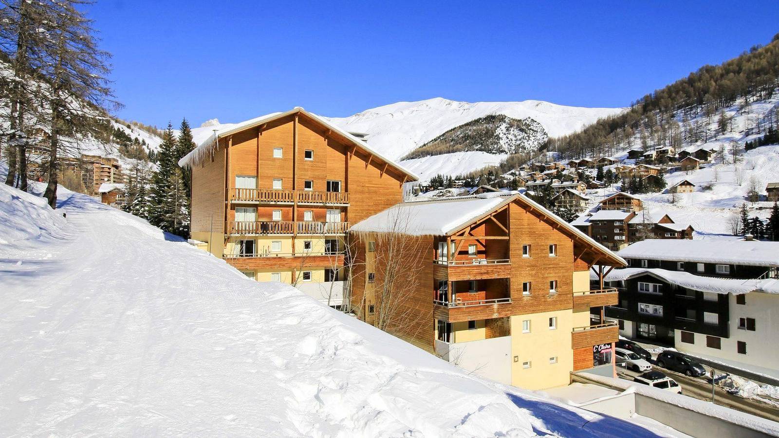 Entire studio, Résidence Central Park - Studio 4 people in Allos, Castellane Region