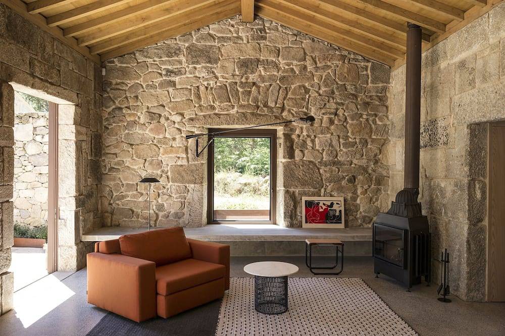 Idyllische Lage in der Natur, 1 km vom Meer entfernt (4/5 Schlafzimmer, 8 plus 3 Personen) in Cangas, Rías Baixas