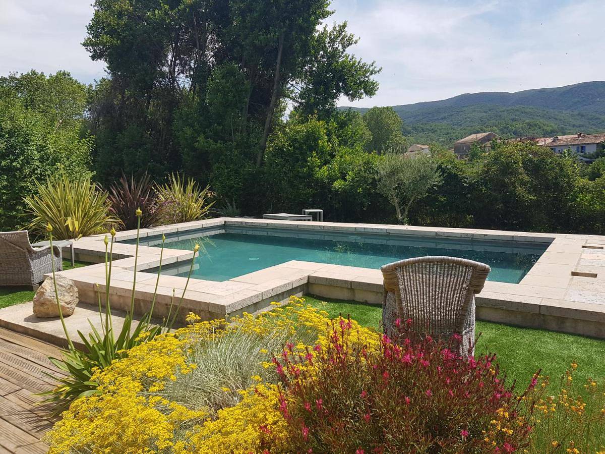 Le Couvent d'Hérépian - Hôtel & Spa in Hérépian, Région de Béziers
