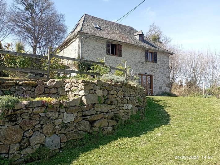 Location de vacances pour 6 personnes, avec Terrasse ainsi que Jardin et Vue à Moulis (Ariège)