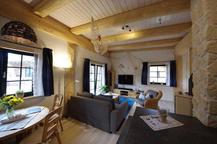 Ferienwohnung für 3 Personen, mit Pool und Terrasse sowie Sauna und Garten in Vöhl