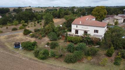 Location de vacances pour 6 personnes, avec jardin et vue à Villeneuve-sur-Vère