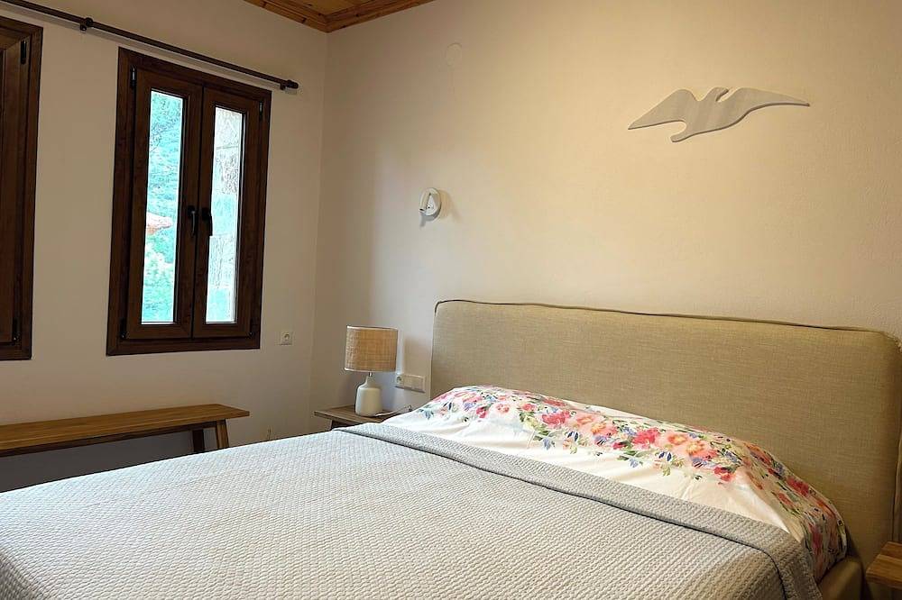 Charming 1-bedroom cottage with beautiful views in enchanting Mikros Prinos in Thassos