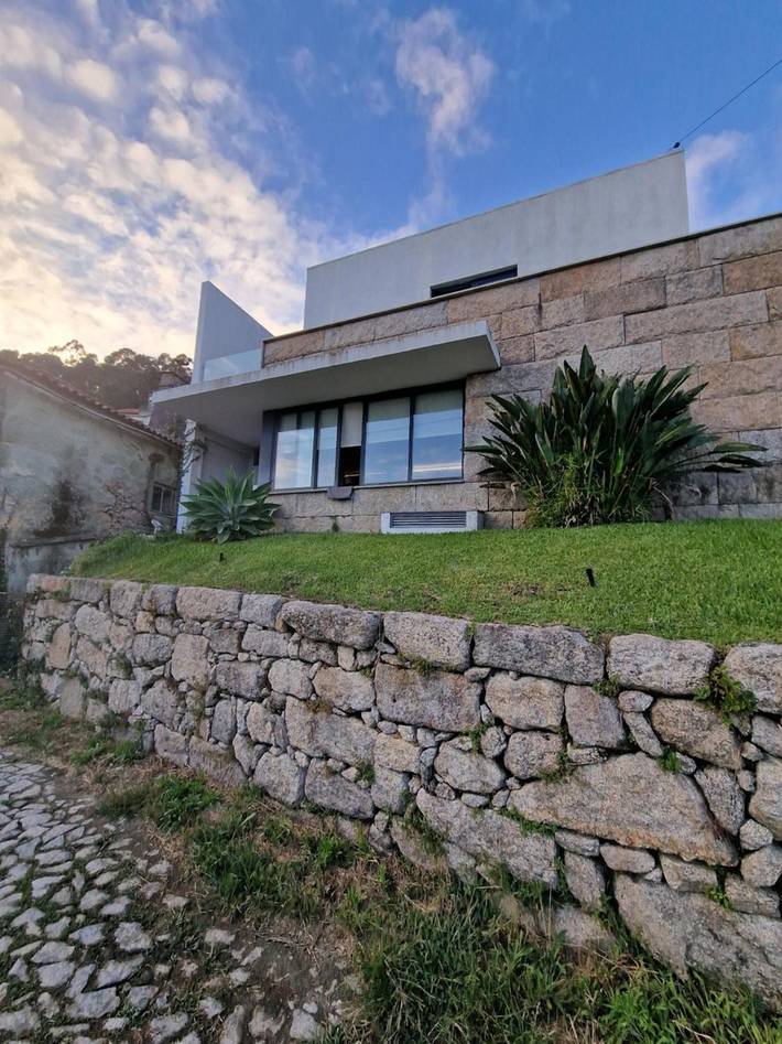 Holiday Home 'Casa Cabanas Piscina Água Quente' with Mountain View, Wi-Fi and Air Conditioning in Outeiro (Viana do Castelo), Viana do Castelo District